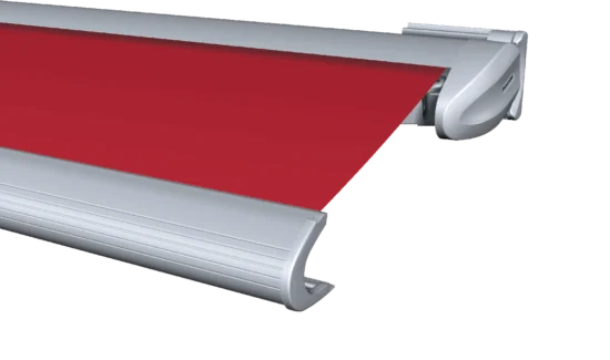 Markisenkassette mit rotem Tuch
